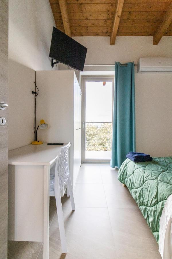 Domek Villa A 100Mt Dalla Spiaggia カポテッラ エクステリア 写真