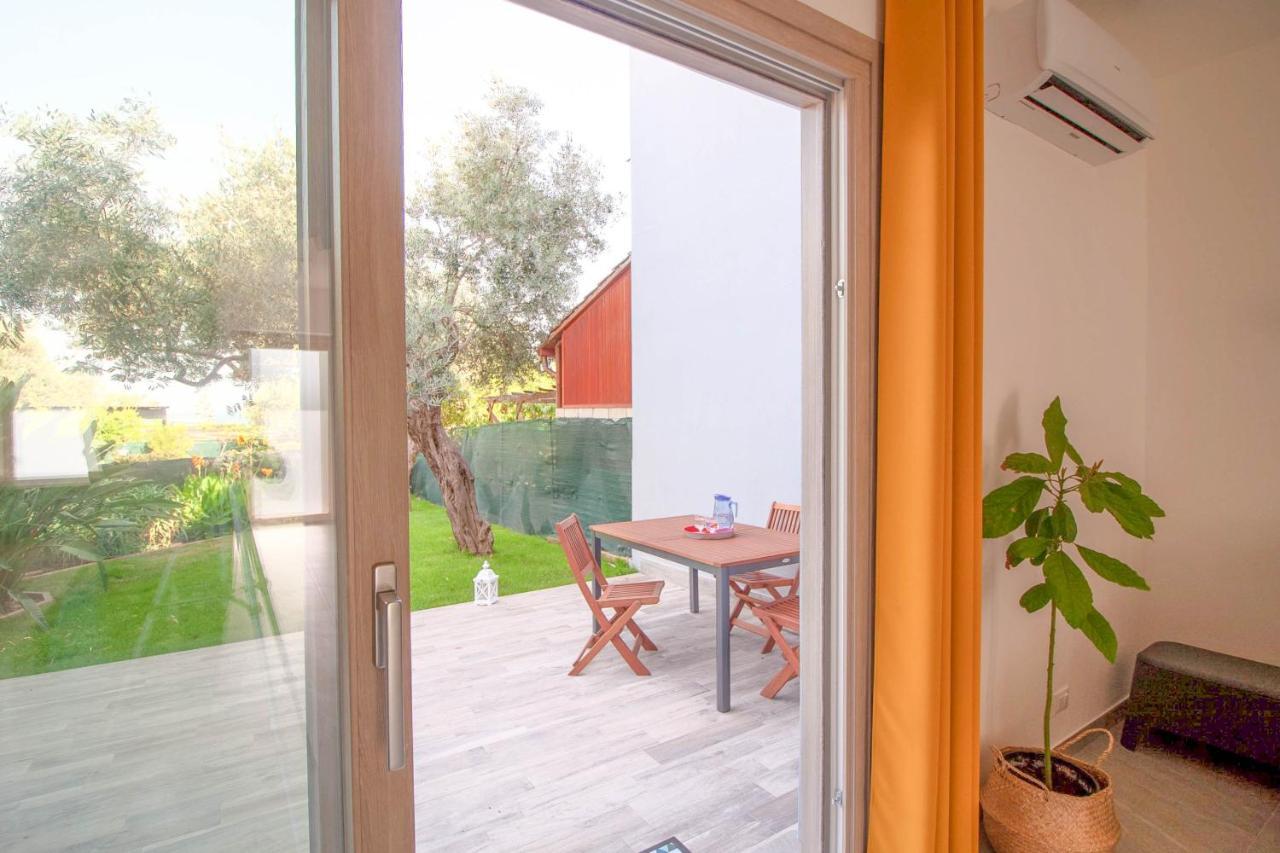 Domek Villa A 100Mt Dalla Spiaggia カポテッラ エクステリア 写真